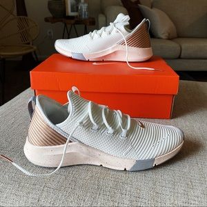 Women's Nike Air Zoom Elevate Metallic Running